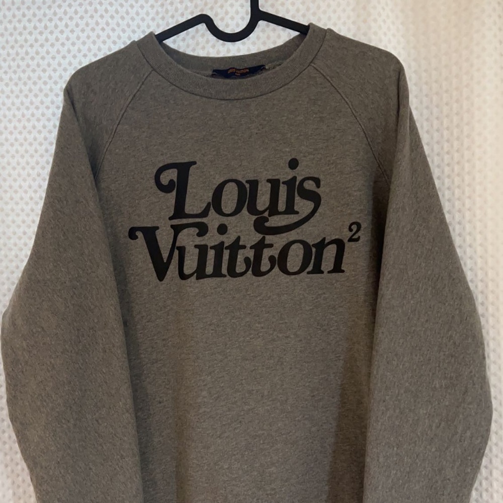 Louis Vuitton V2 sweater
